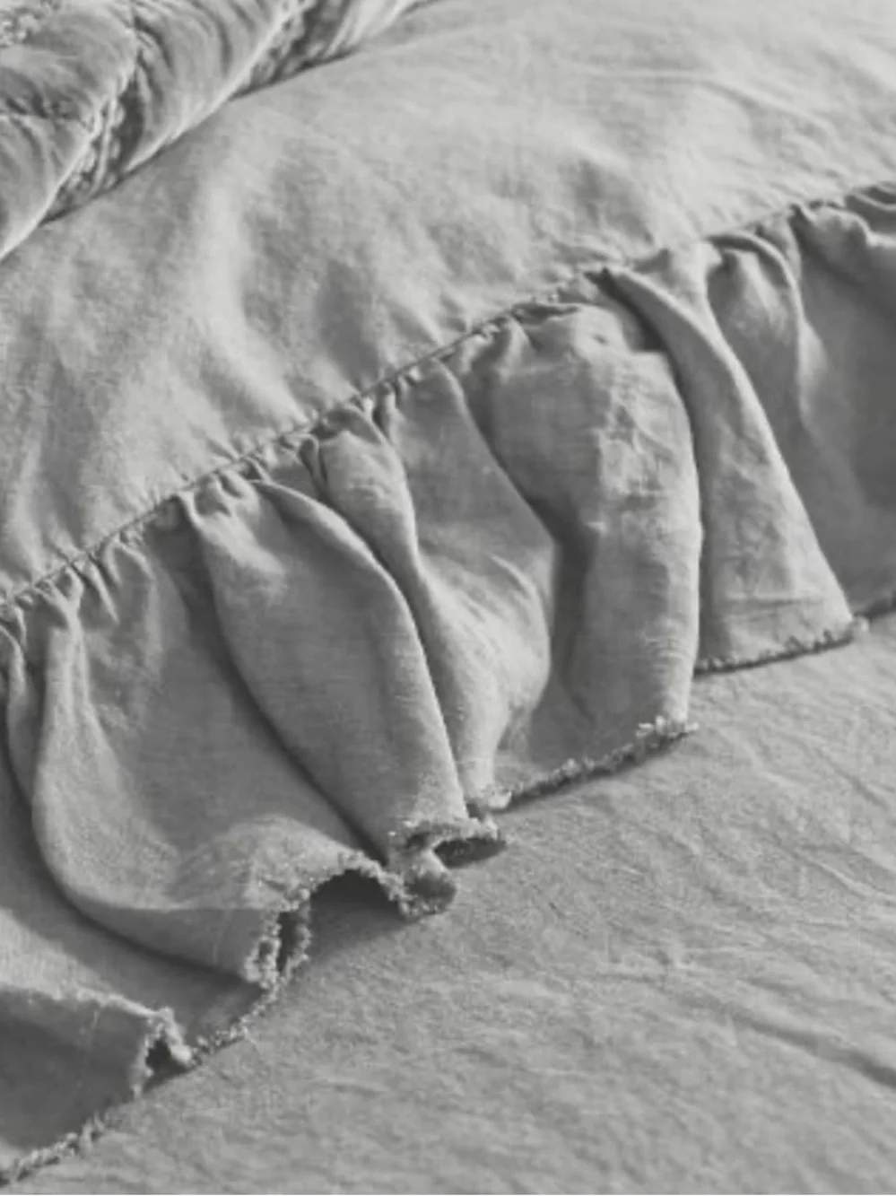 EUC Pottery Barn Gray Belgian Flax Ruffle Linen Duvet Tein